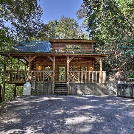 Cabin With Hot Tub And Deck, 3 Mi To Pigeon Forge Sevierville Eksteriør bilde