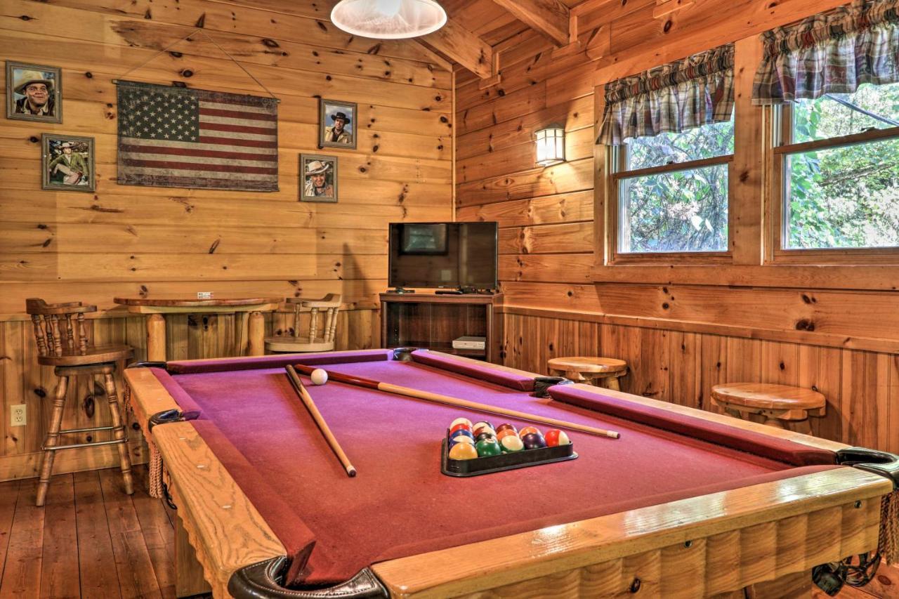 Cabin With Hot Tub And Deck, 3 Mi To Pigeon Forge Sevierville Eksteriør bilde