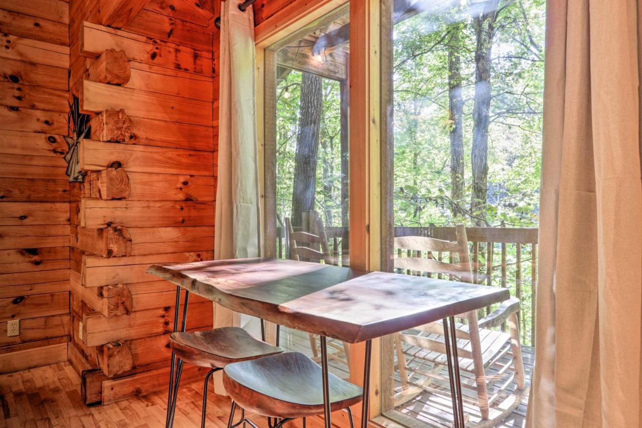 Cabin With Hot Tub And Deck, 3 Mi To Pigeon Forge Sevierville Eksteriør bilde
