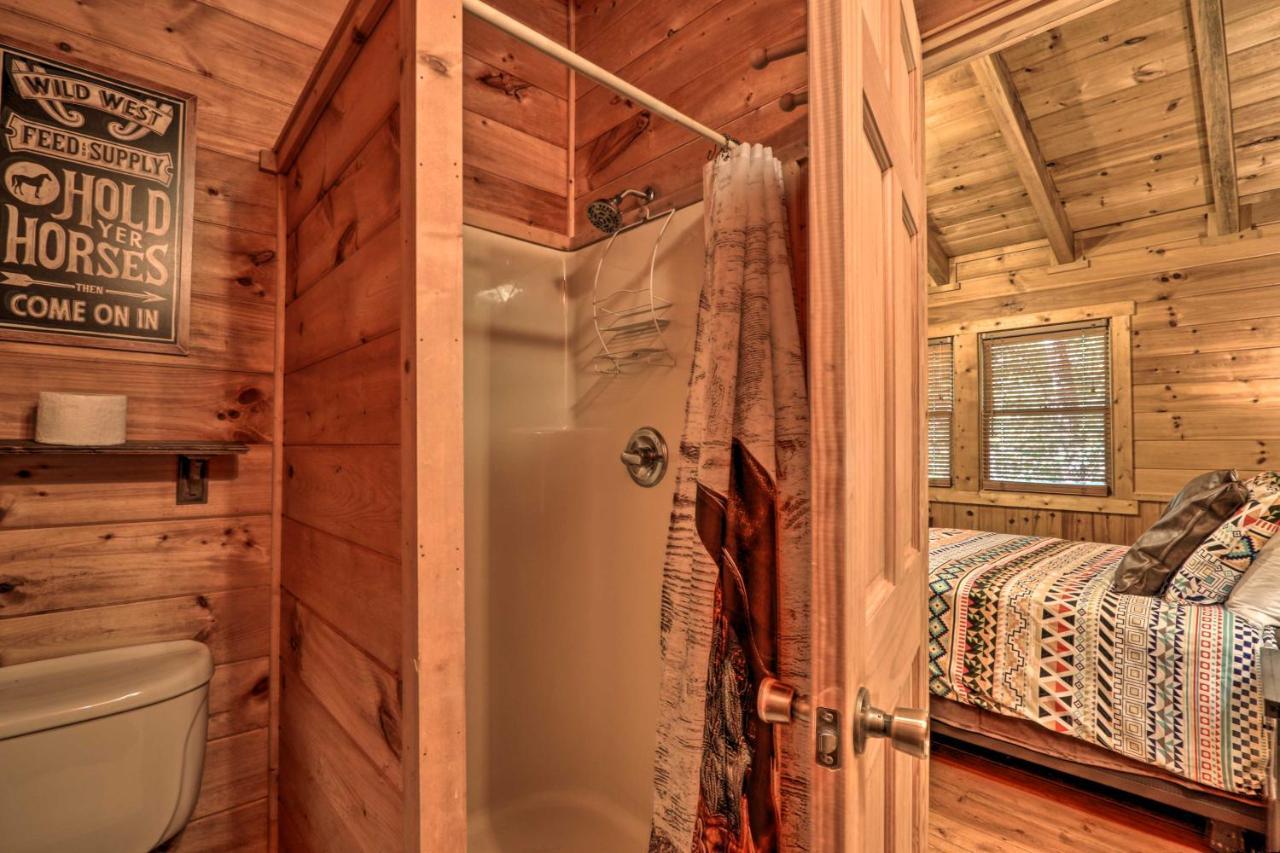 Cabin With Hot Tub And Deck, 3 Mi To Pigeon Forge Sevierville Eksteriør bilde
