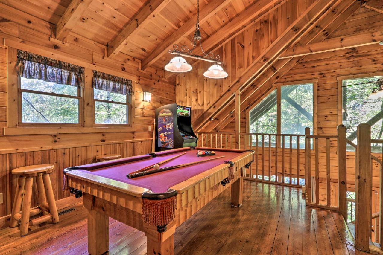 Cabin With Hot Tub And Deck, 3 Mi To Pigeon Forge Sevierville Eksteriør bilde